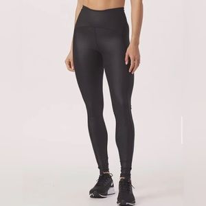 Glyder to the point black gloss leggings